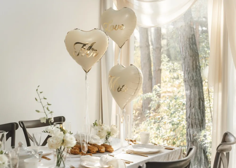 PartyDeco Balon foliowy Serce Love - beżowy 35 cm