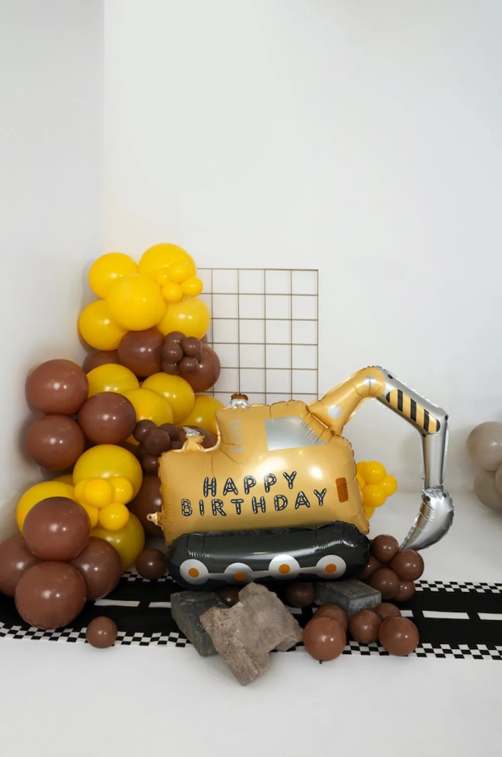 PartyDeco Balon foliowy stojący Koparka - żółty, 49 x 76,5 cm > Balony Foliowe