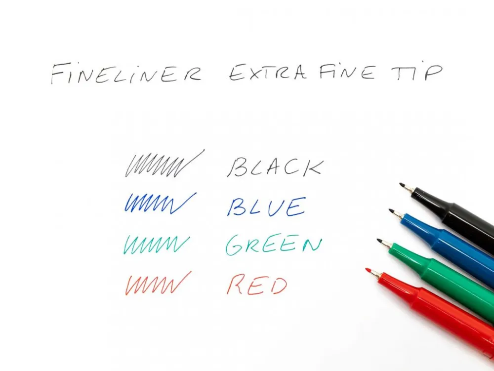 Pilot Cienkopis Fineliner - - czarny, extra fine, 0,4 mm > Pisaki Kaligraficzne