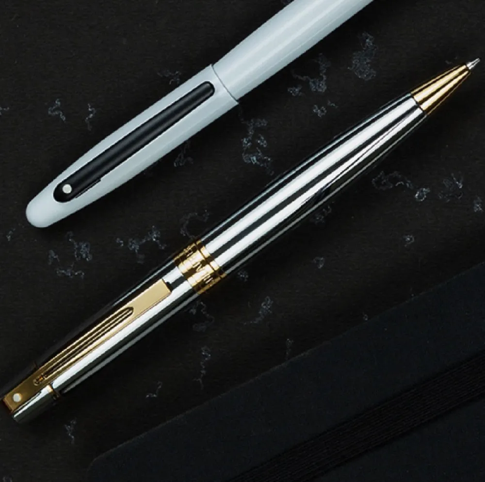 Sheaffer Długopis 300 - - Bright Chrome Gold Trim > Długopisy