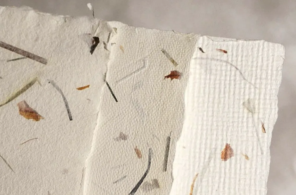 Kalander Papier czerpany - - cebula i trawa, gładki, A5 > Papiery Czerpane