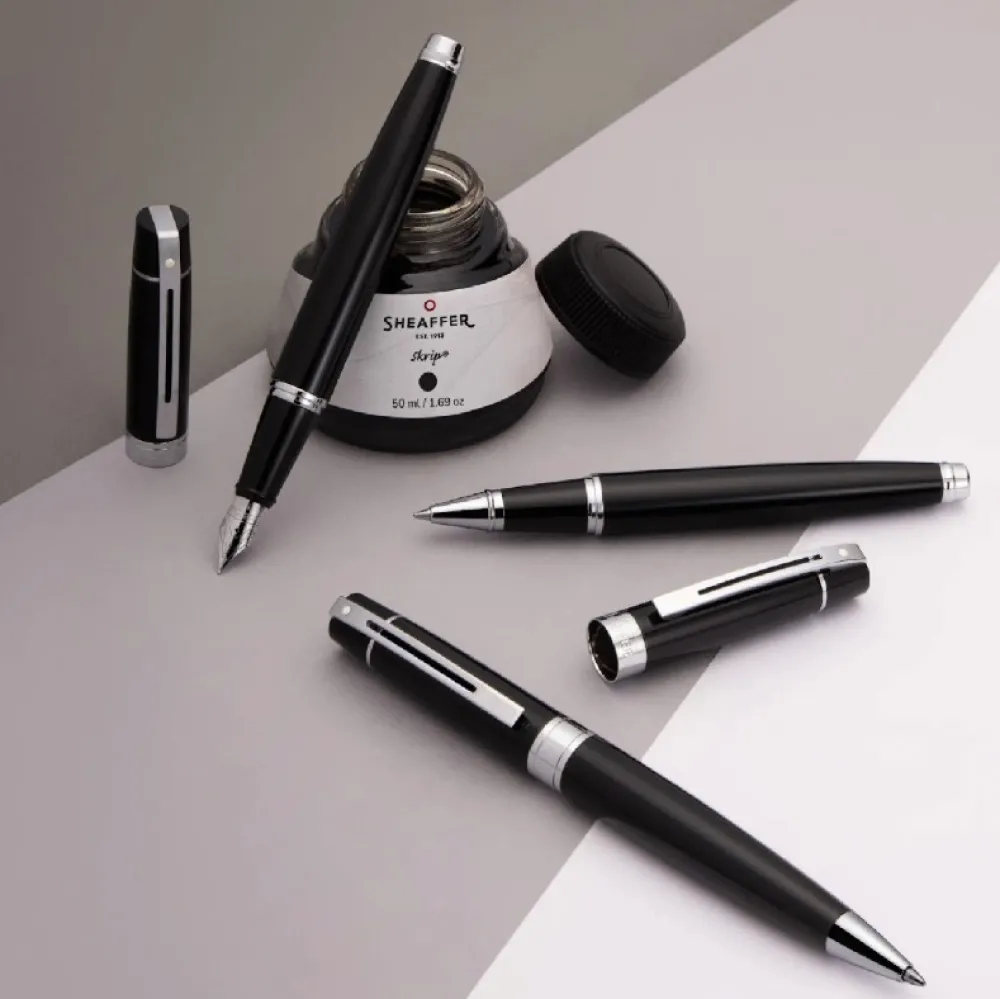 Sheaffer Pióro kulkowe 300 - - Black Chrome Trim