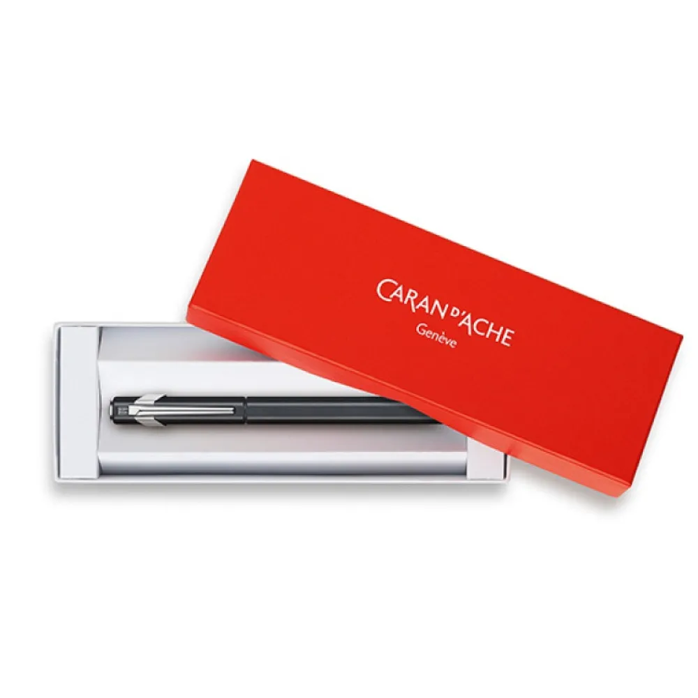 Caran d'Ache Pióro wieczne 849 z etui - - czarne, M