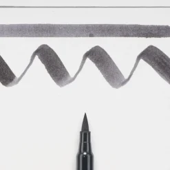 Sakura Pisak pędzelkowy Koi Coloring Brush Pen - - Dark Warm Gray