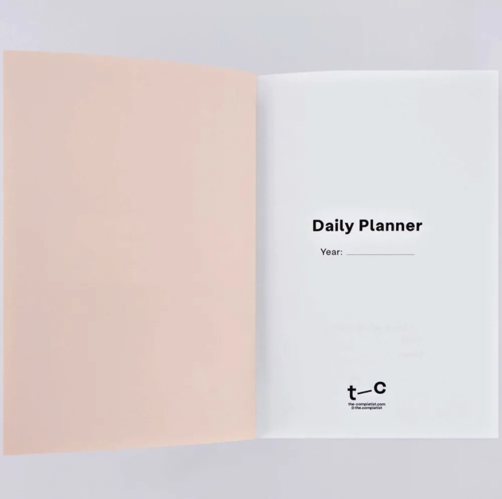 The Completist. Planer dzienny Hildy No.1 A5 - - 90 g/m2 > Planery Niedatowane