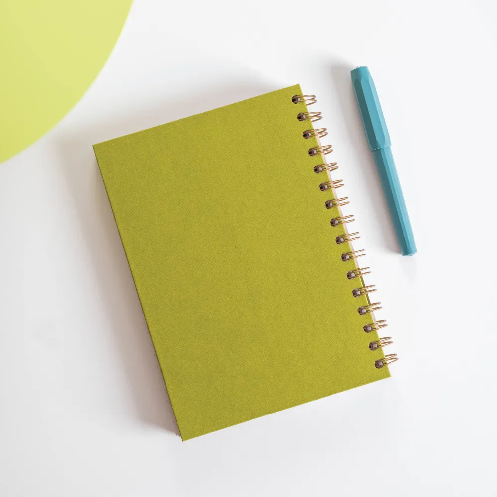 Good Tuesday Planer dzienny niedatowany A5 - - Matcha > Planery Niedatowane