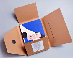 The Completist. Planer tygodniowy Chicago no. 1, A6 - - 90 g/m2 > Planery Niedatowane