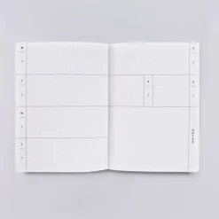 The Completist. Planer tygodniowy Seoul A6 - - 90 g/m2