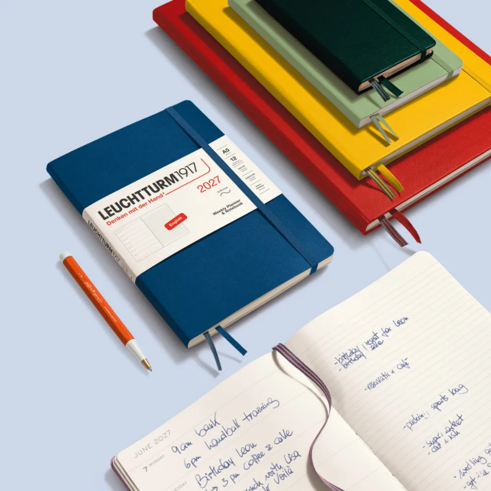 Leuchtturm1917 Planer tygodniowy z notatnikiem w kropki 2027 – – Sage A5