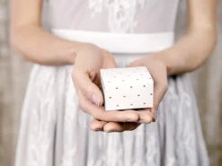 PartyDeco Pudełeczka dla gości w serduszka - białe, 10 szt.