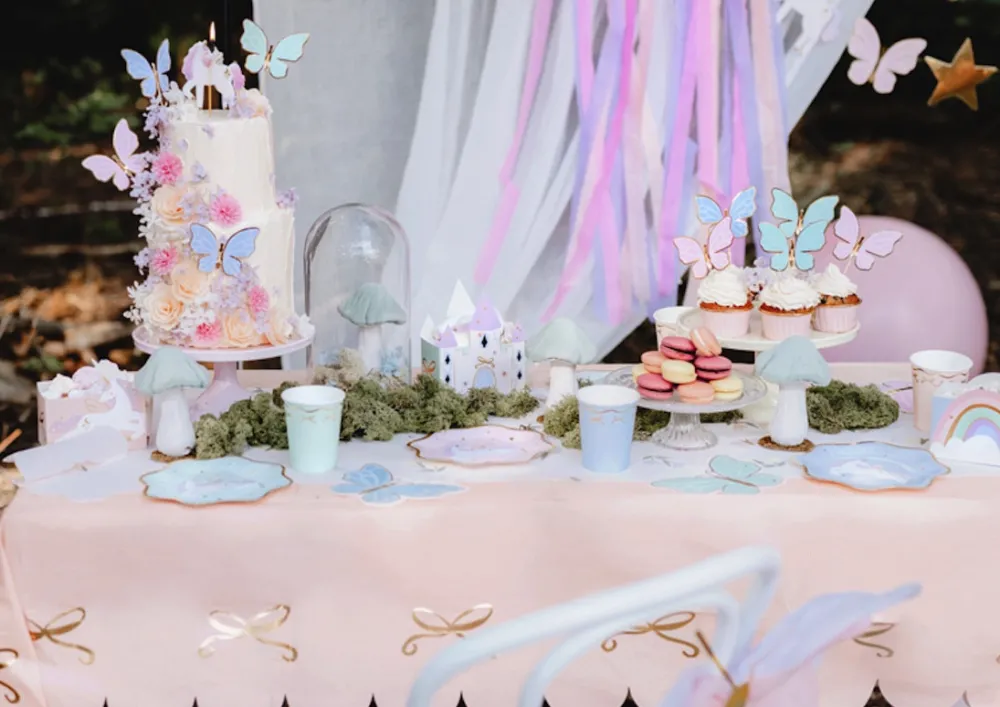 PartyDeco Talerzyki papierowe Jednorożec - kolorowe, 18 cm, 6 szt. > Talerzyki Papierowe