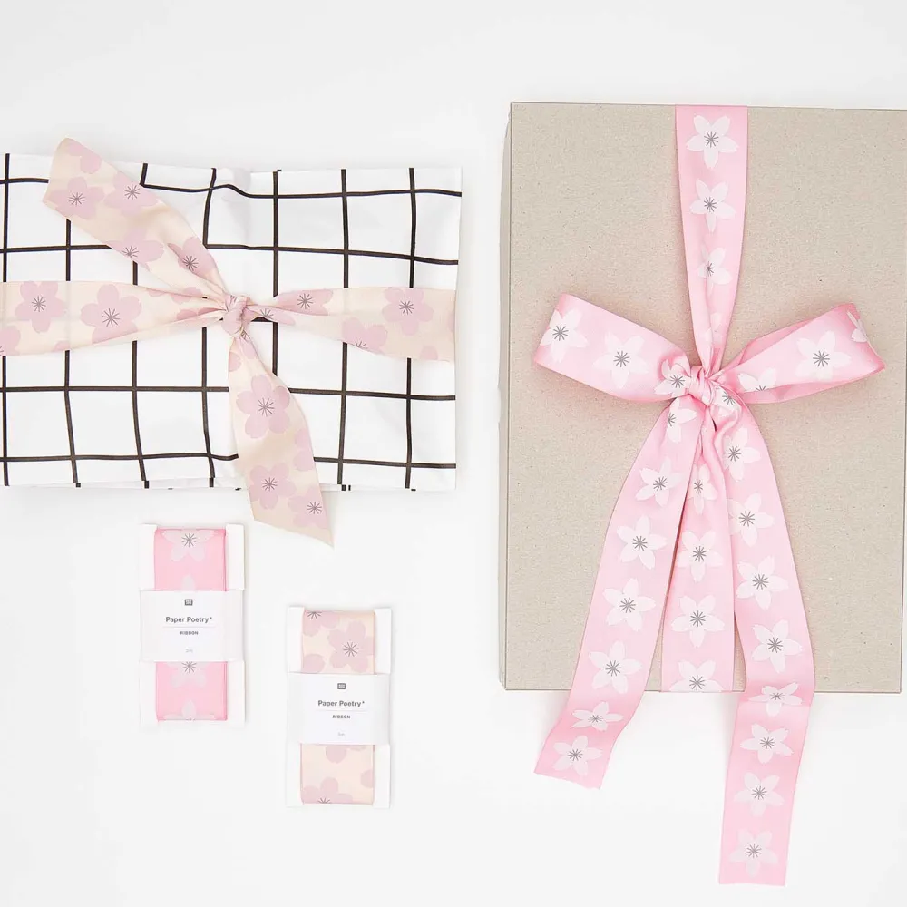 Rico Design Wstążka taftowa Sakura - Paper Poetry - Powder, 38 mm x 3 m > Ozdobne