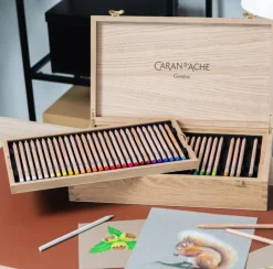 Caran d'Ache Zestaw kredek ołówkowych Luminance w kasecie - - 112 szt.