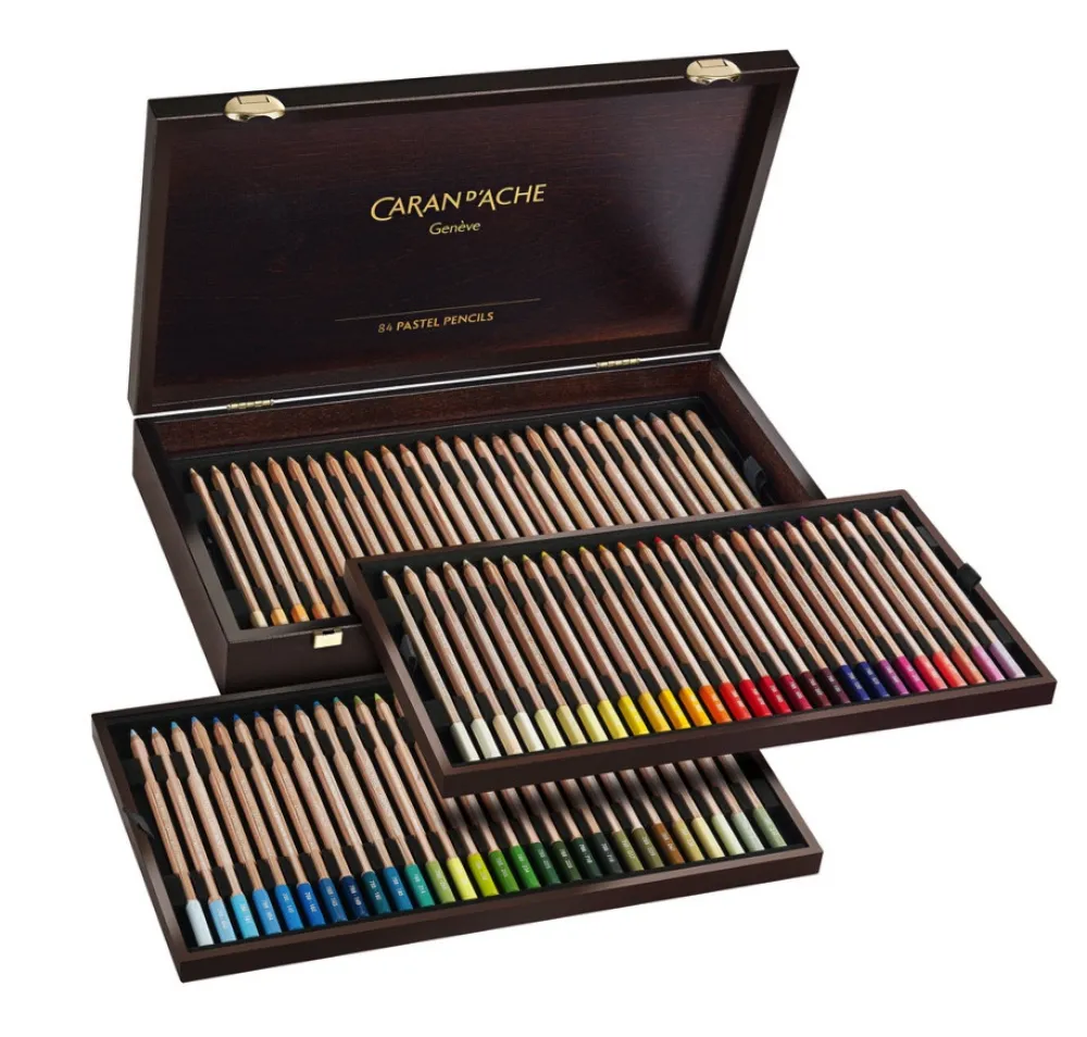 Caran d'Ache Zestaw pasteli suchych w kredce Pastel Pencil w drewnianej walizce - - 84 szt. > Pastele