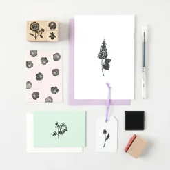 Rico Design Zestaw stempli drewnianych Flowers - Paper Poetry - 9 szt. > Tusze I Stemple