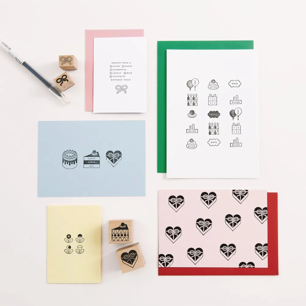 Rico Design Zestaw stempli drewnianych Happy Birthday - Paper Poetry - 24 szt.