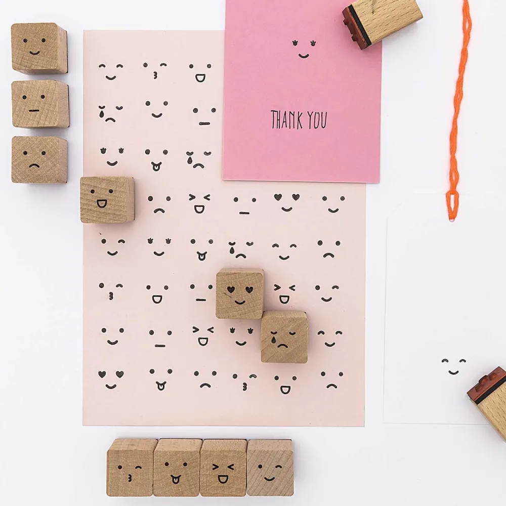 Rico Design Zestaw stempli drewnianych Smile - Paper Poetry - 12 szt.